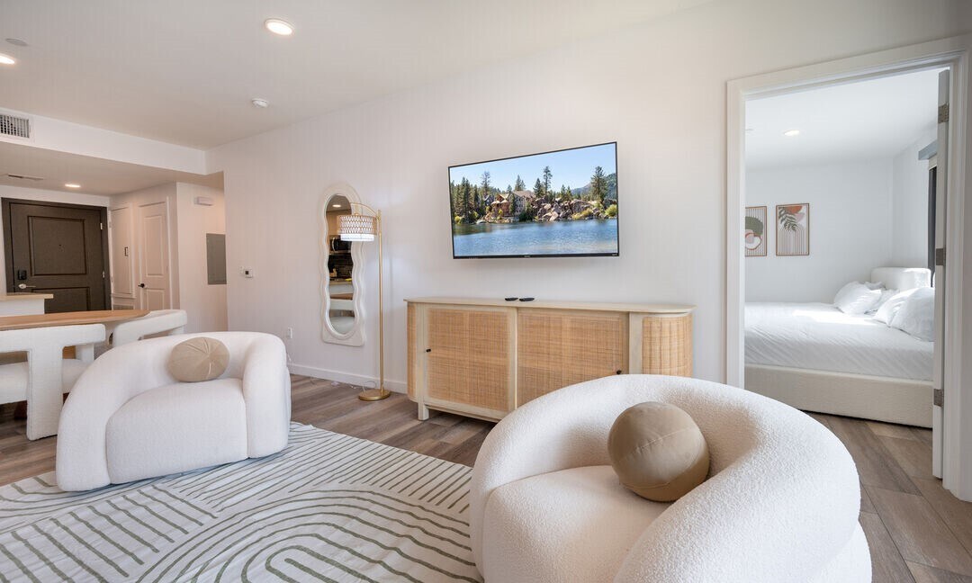 Building Photo - 1070 S Bedford St