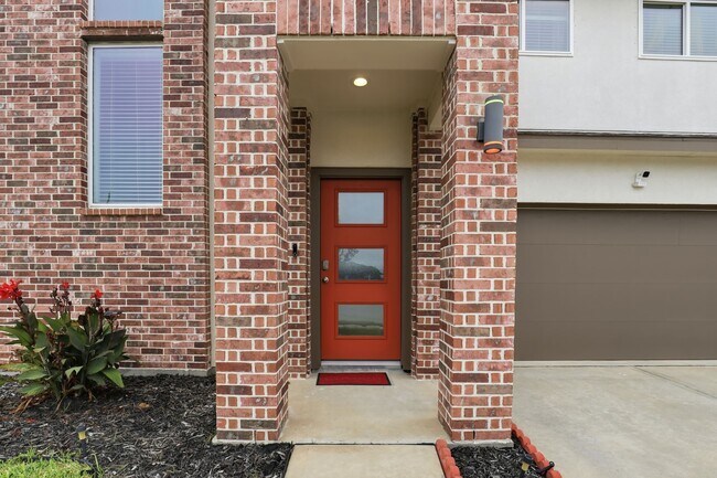 Building Photo - 14507 Rain Tree Dr