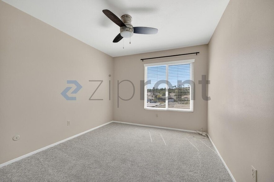 Building Photo - 1665 Hawk Ridge Pl