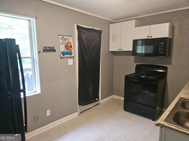 Building Photo - 668 Grosso Ave