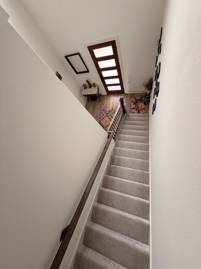 Building Photo - Spacious 5-Bedroom House in Cave Springs, AR