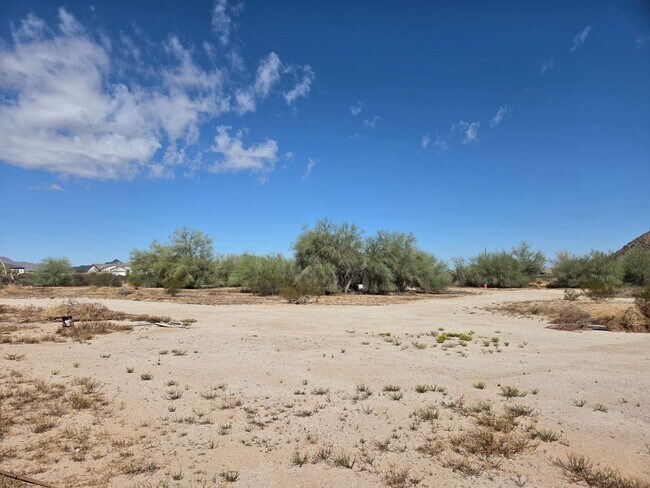 Building Photo - Queen Creek 3 bed / 2 bath on just under 5 Acres! No HOA!