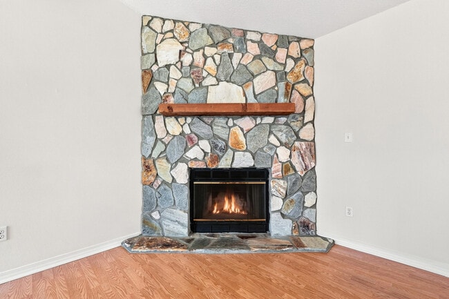 Building Photo - 148 Meadowbrook Ct