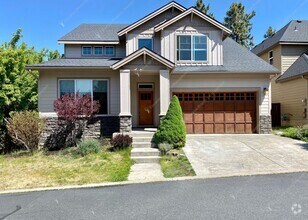 Building Photo - Spacious Corner Home in Prime SW Bend Loca...