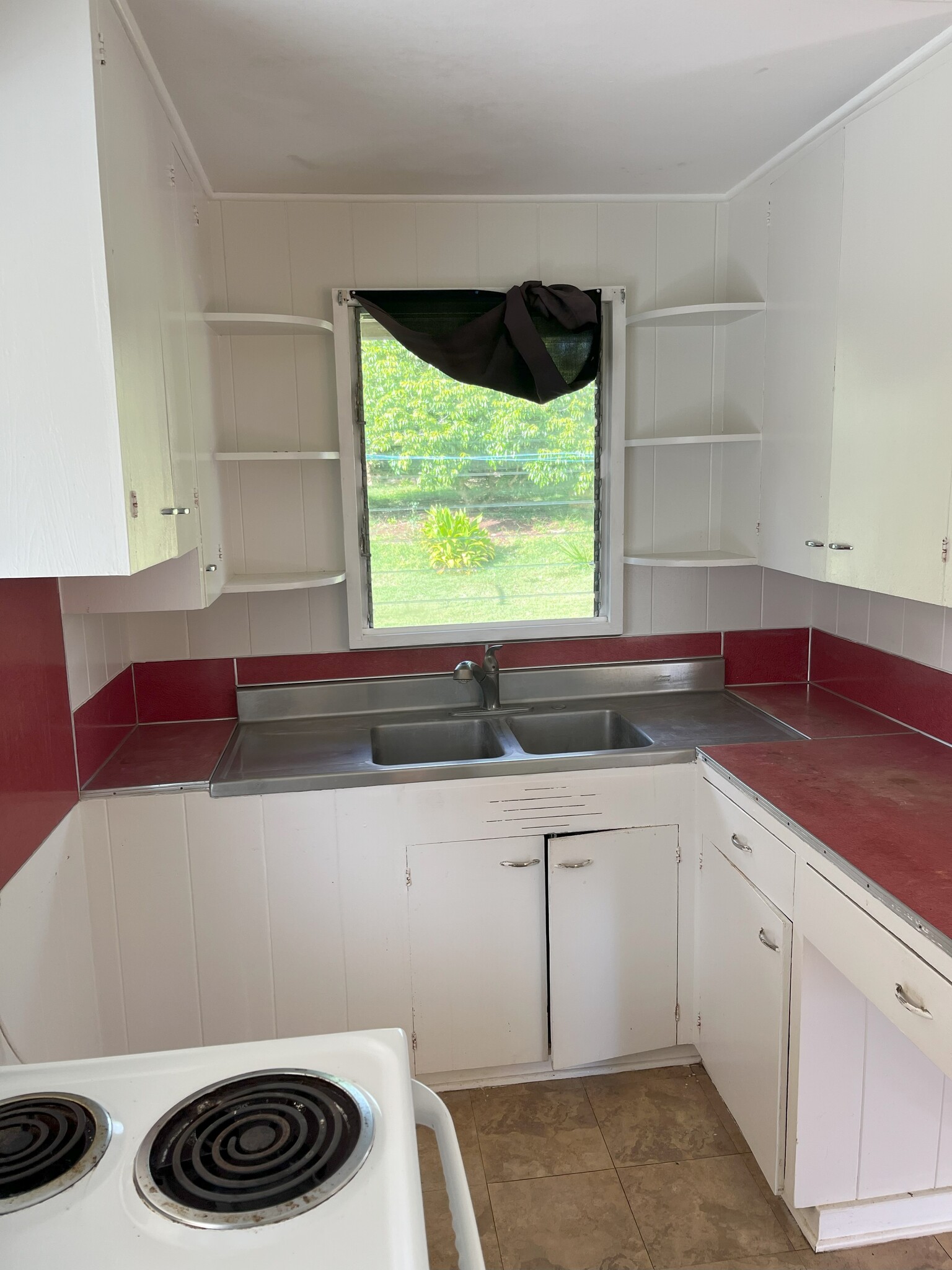Kitchen sink and counter - 220 Nichols St