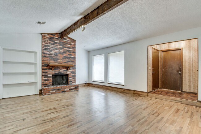 Building Photo - 7312/7314 Kings Manor Court
