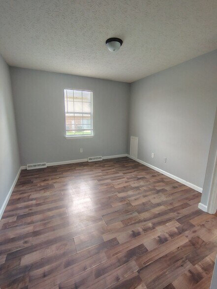 Building Photo - 16 Duiguid Dr