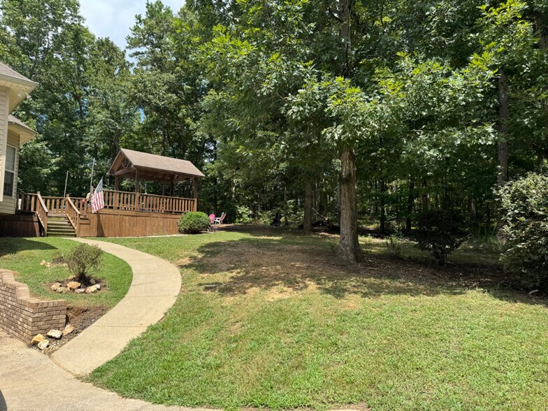 Building Photo - 996 George Crowe Rd