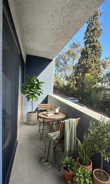 Building Photo - 1940 N Highland Ave