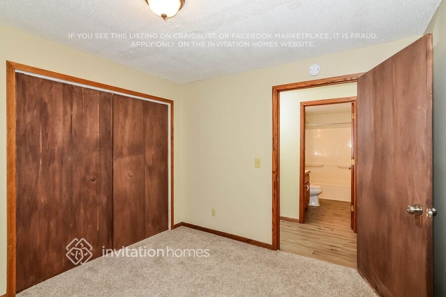 Building Photo - 8641 N Girard Ave