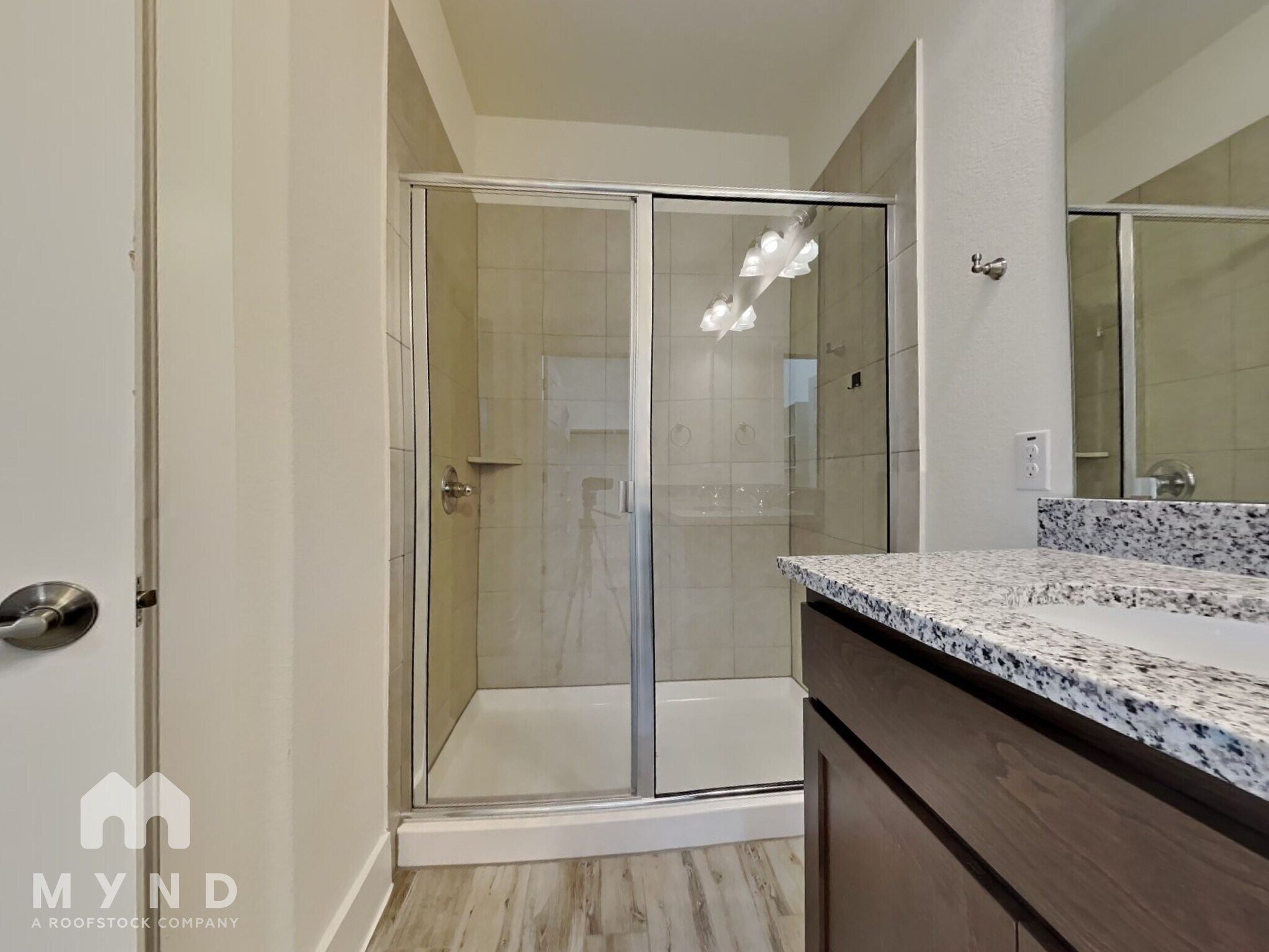 Building Photo - 407 Parkline Dr