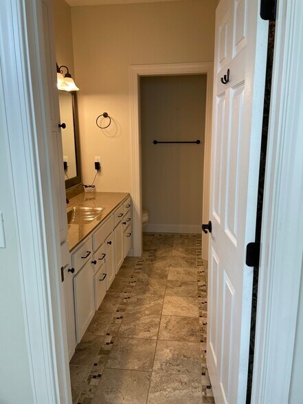 Master Bath - 5837 Rockhill Rd