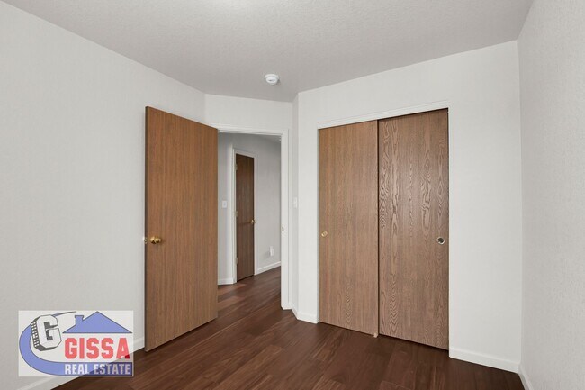 Building Photo - Cute home with engineered hardwood flooring throughout is available now!