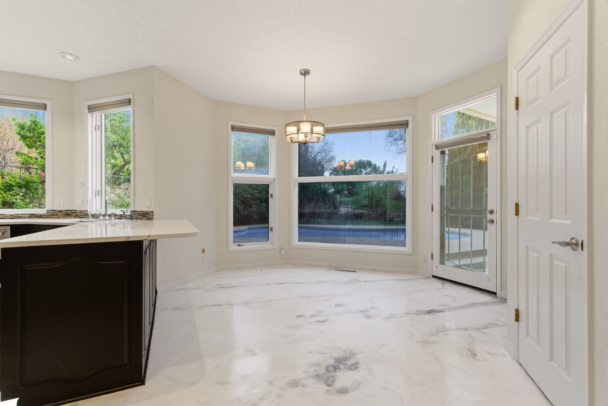 Building Photo - 9706 Tanoan Dr NE