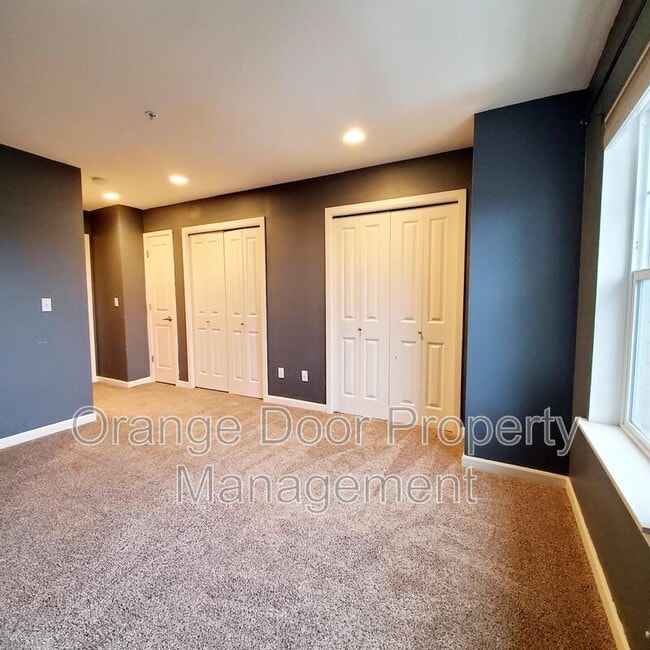 Building Photo - 4025 S 66th St