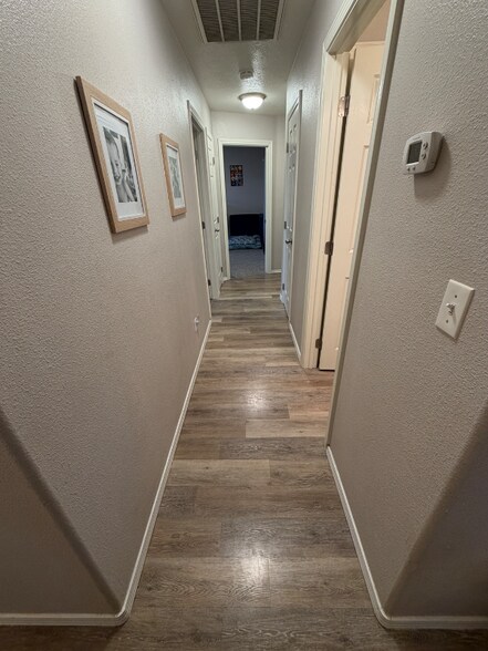 Building Photo - 1740 Peregrine Dr