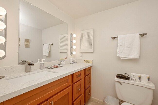 Building Photo - 8433 Hearth Dr