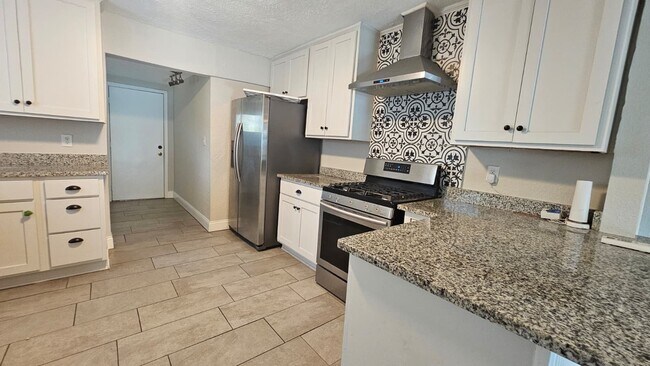 Building Photo - 4405 Alice St