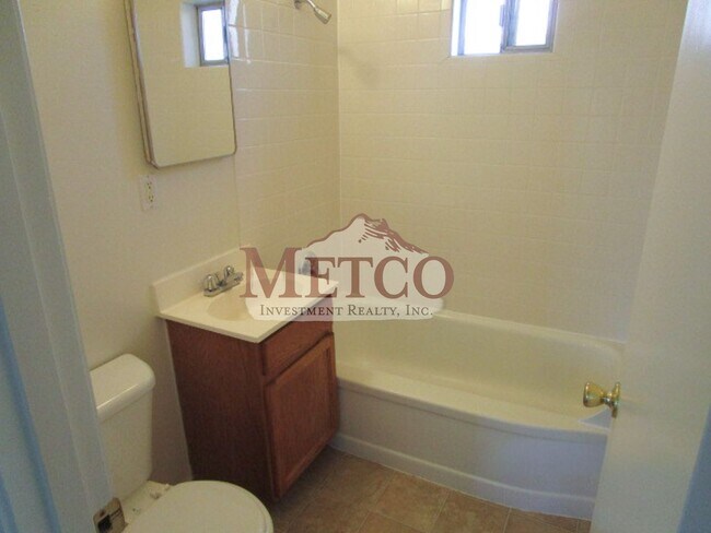 Building Photo - Charming 3 bedroom home in Cottage Grove