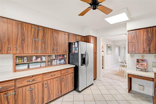Building Photo - 3970 Prairie Dunes Dr