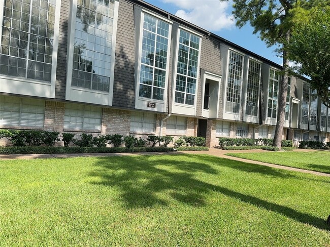 Building Photo - 12633 Memorial Dr