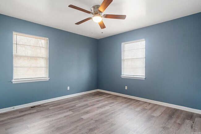Building Photo - 5708 Alta Vista Dr