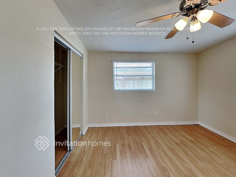 Building Photo - 15149 Harding Ave