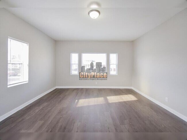 Building Photo - 1541 Spruce St