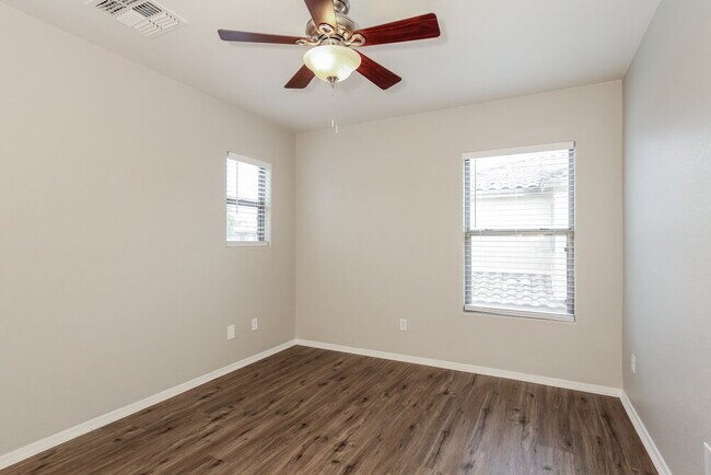 Building Photo - 40333 W Helen Ct