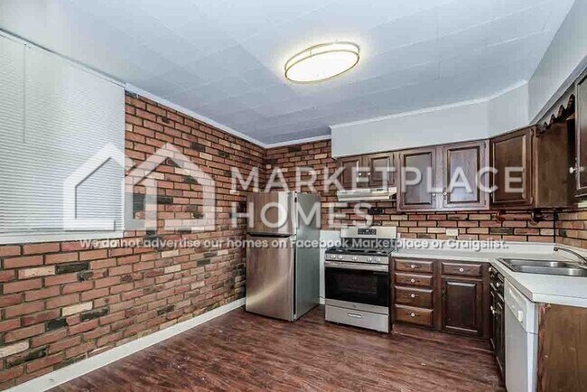 Building Photo - 97 Royal St