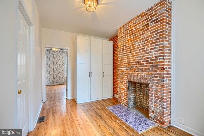 Building Photo - 1419 Battery Ave