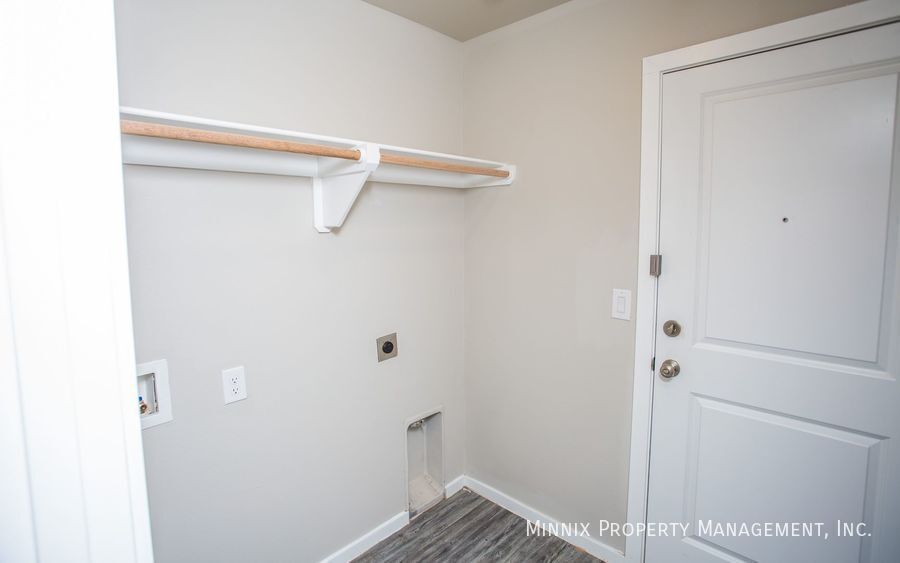 Building Photo - 921 Tulane St