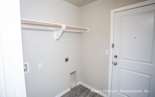 Building Photo - 921 Tulane St