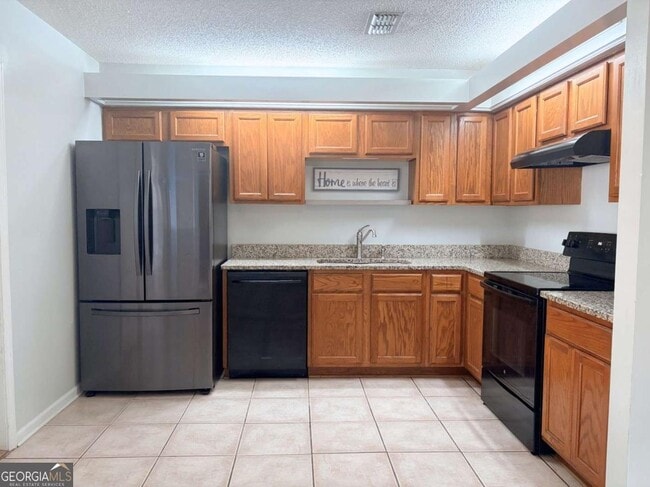 Building Photo - 304 McQueen Cir