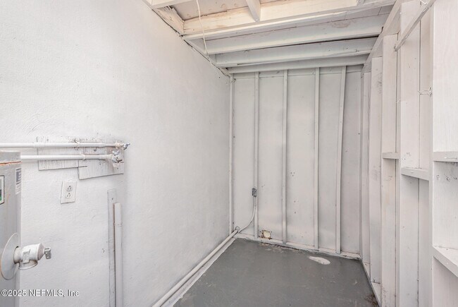 Building Photo - 4523 Trenton Dr S