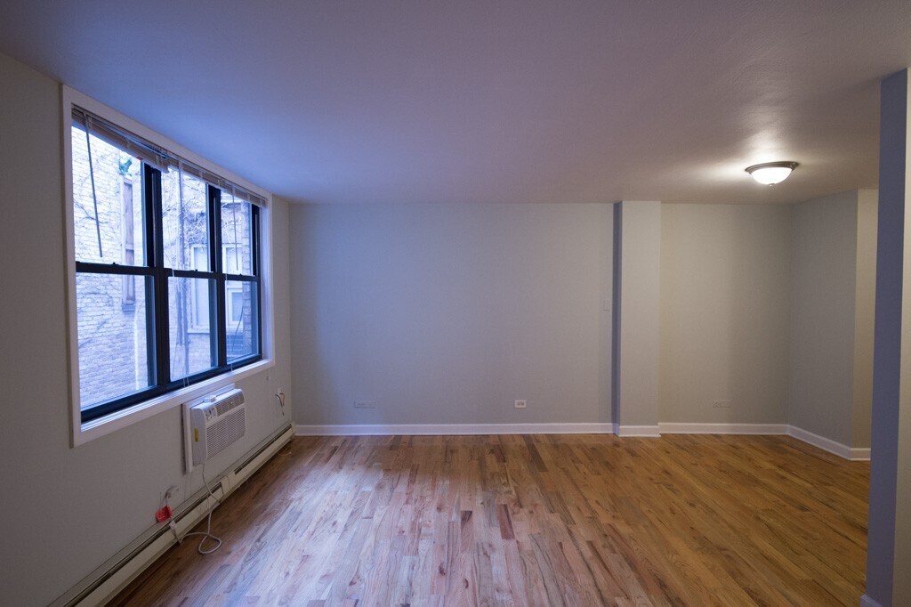 Building Photo - 1329 N Dearborn St