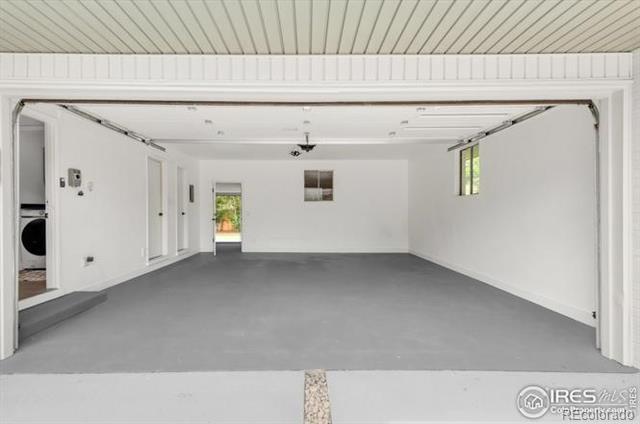 Building Photo - 2025 Grape Ave