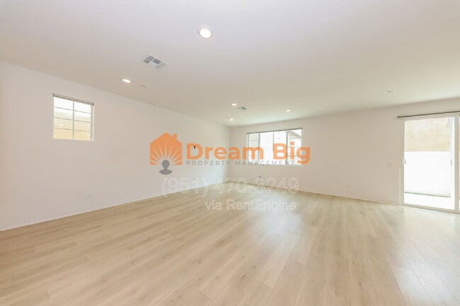 Building Photo - 2256 Stelamar Wy