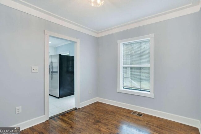 Building Photo - 2542 White Oak Dr