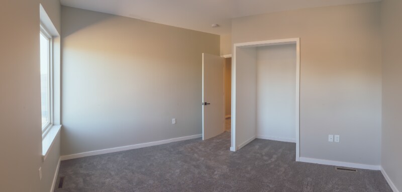 Building Photo - 2208 N Newhall St