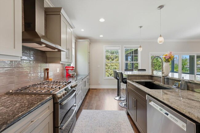 Building Photo - Stunning 4BR Home in Cascade Falls – Modern Upgrades & EV Ready!