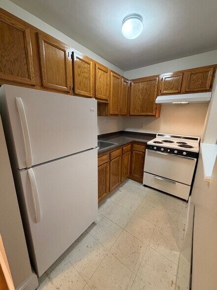 Building Photo - 306 Tappan St