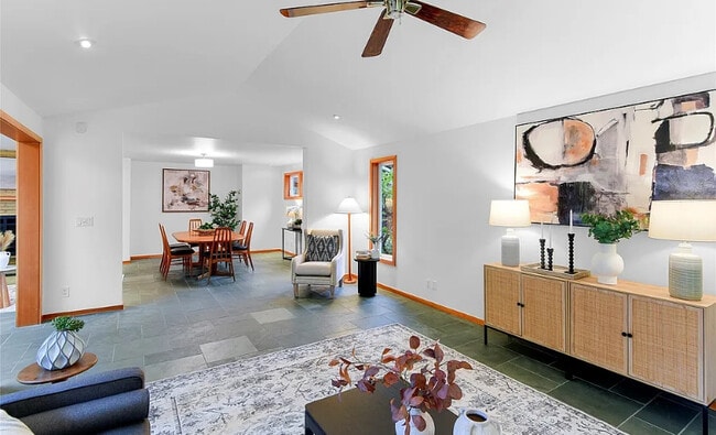 Building Photo - 6133 Lariat Loop