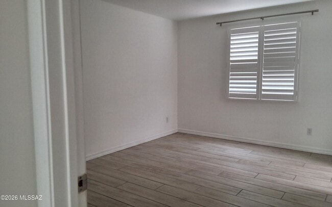 Building Photo - 434 S Vista Del Rio