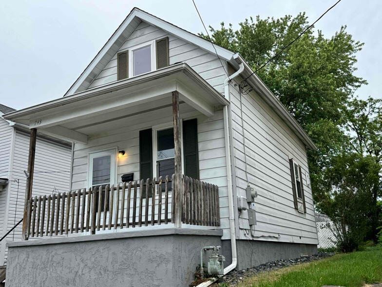 Building Photo - 743 Lemington St