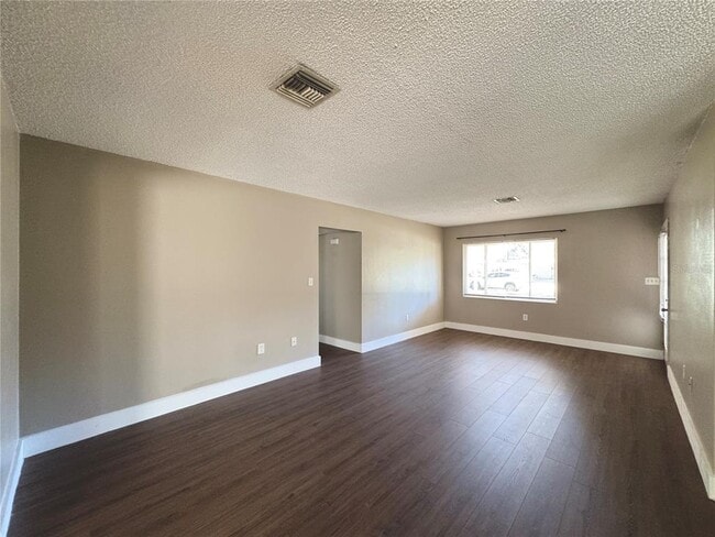Building Photo - 310 Longwood Dr