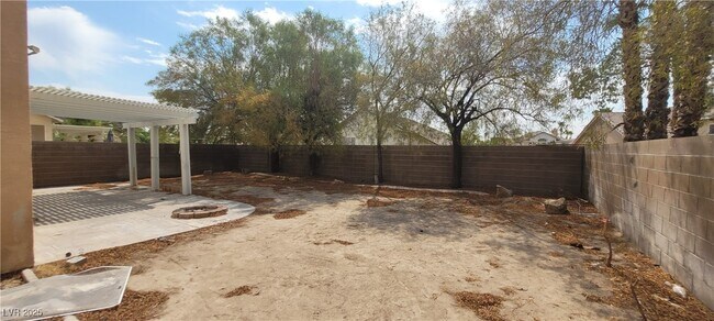 Building Photo - 4774 Willow Glen Dr