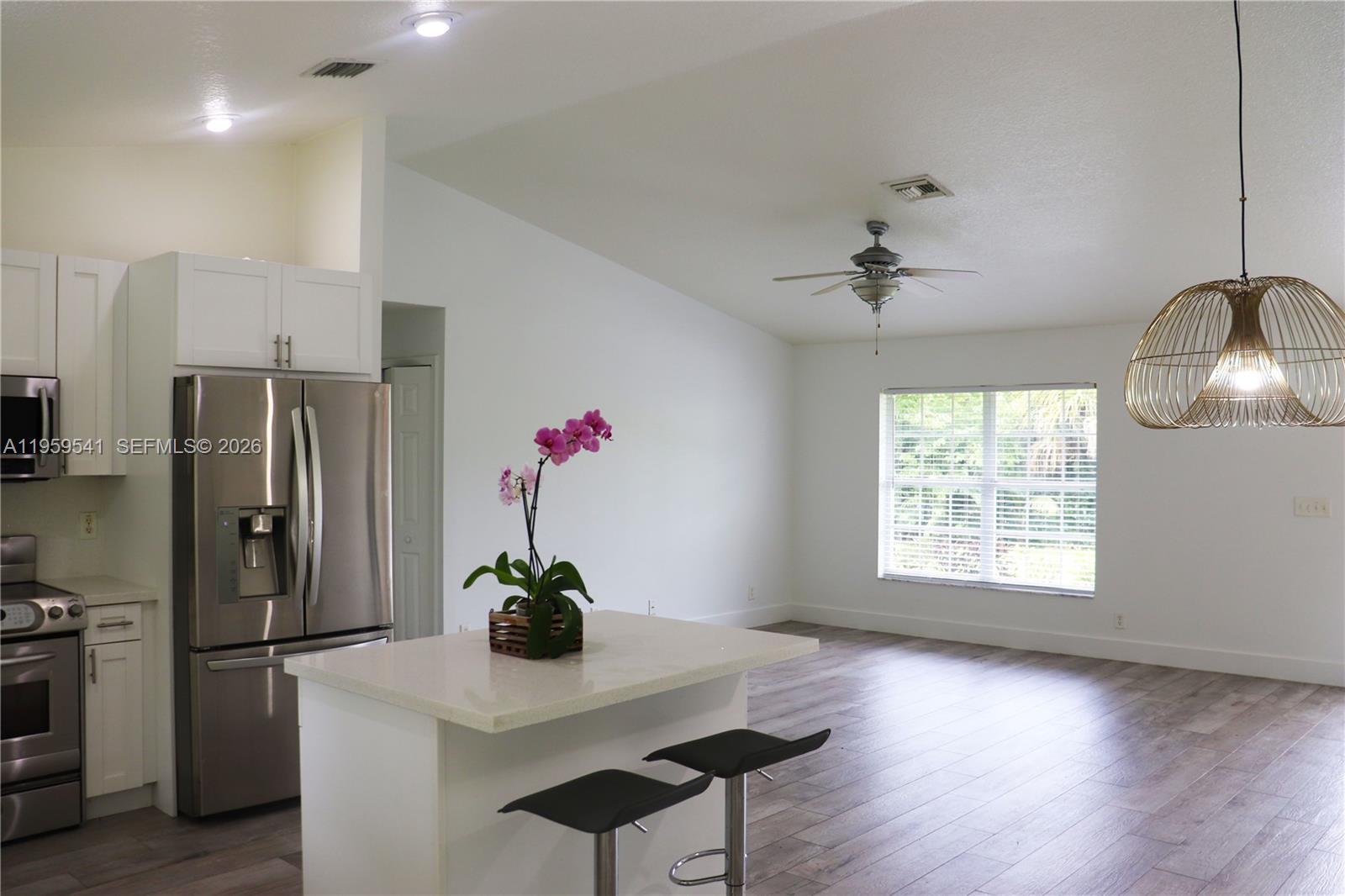 Building Photo - 16930 W Mead Hill Dr