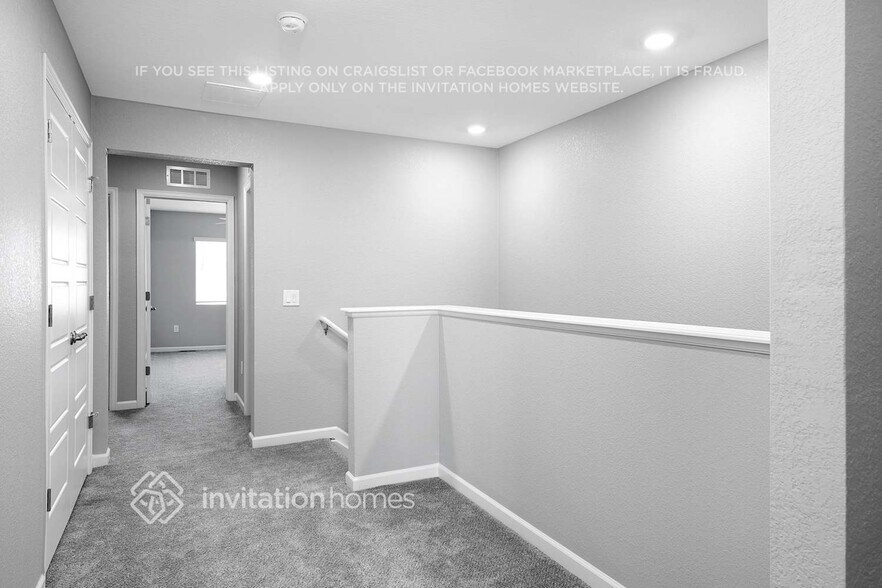 Building Photo - 1817 S Elk Way