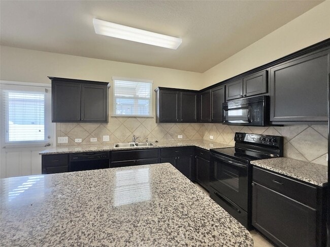 Building Photo - 713 Katmai Cir